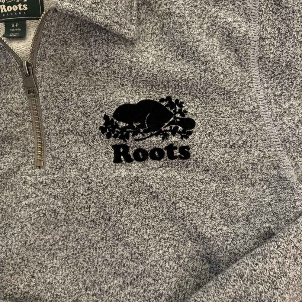 ROOTS Men’s  Heather Gray 1/4 Zip Sweater Size Small